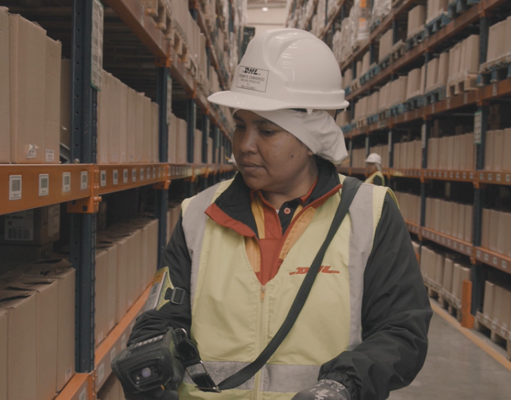 Mujer trabajadora - Video DHL